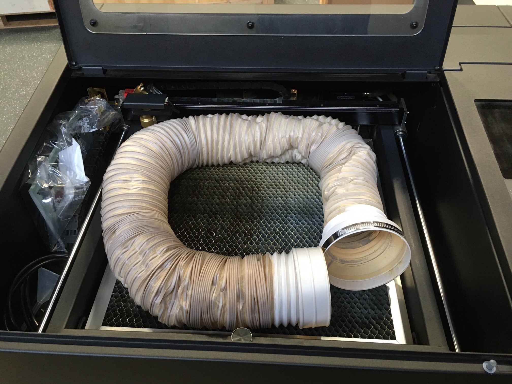 FLUX Beambox mit 40 Watt